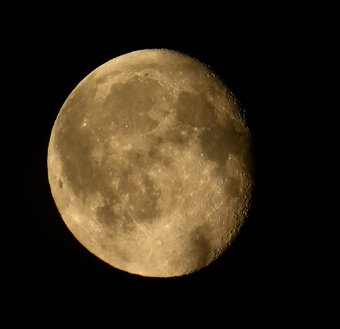 Moon20101124