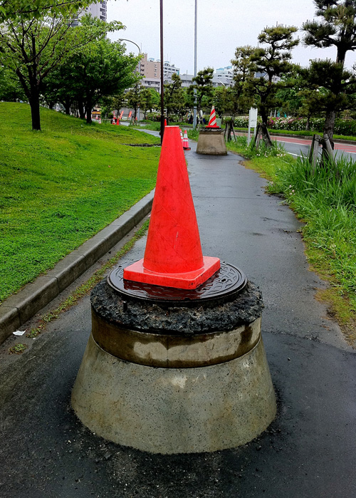 20110511_manhole